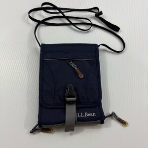 26. L.L. Bean Dark Blue passport organizer